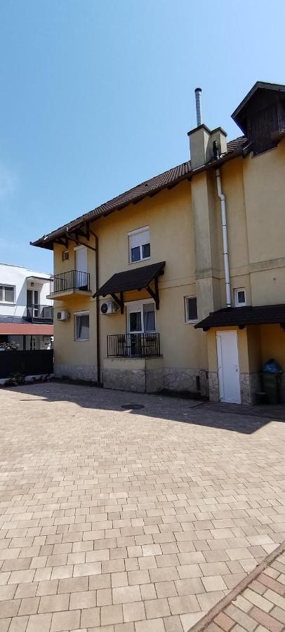 Levendula Apartmanhaz Hajdúszoboszló Exterior foto